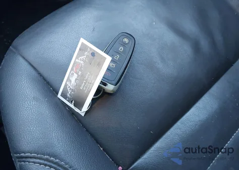 2016 Ford Escape Titanium z USA, uszkodzony, nr VIN 1FMCU0J91GUB36876